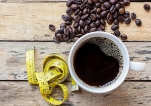 Scopri di più sull'articolo Come funziona la caffeina? Benefici della caffeina е dieta del caffè